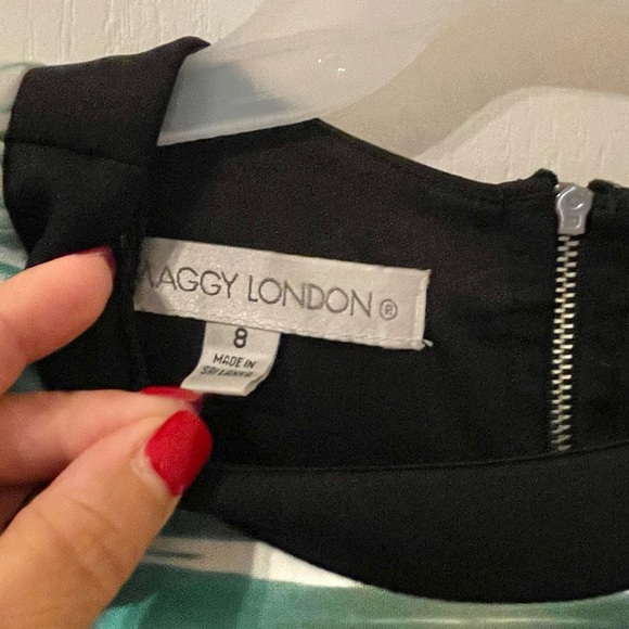 GUC SCUBA DRESS. STRIPED, SLEEVELESS UNLINED DRESS. Makes the perfect silhouette - Picture 11 of 11